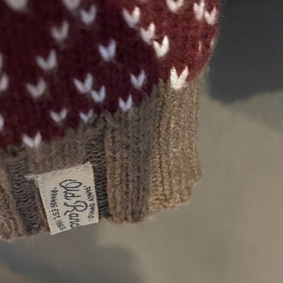 Elegant Purple Zip-Up Sweater with Patterned Hem - Picture 4 of 7